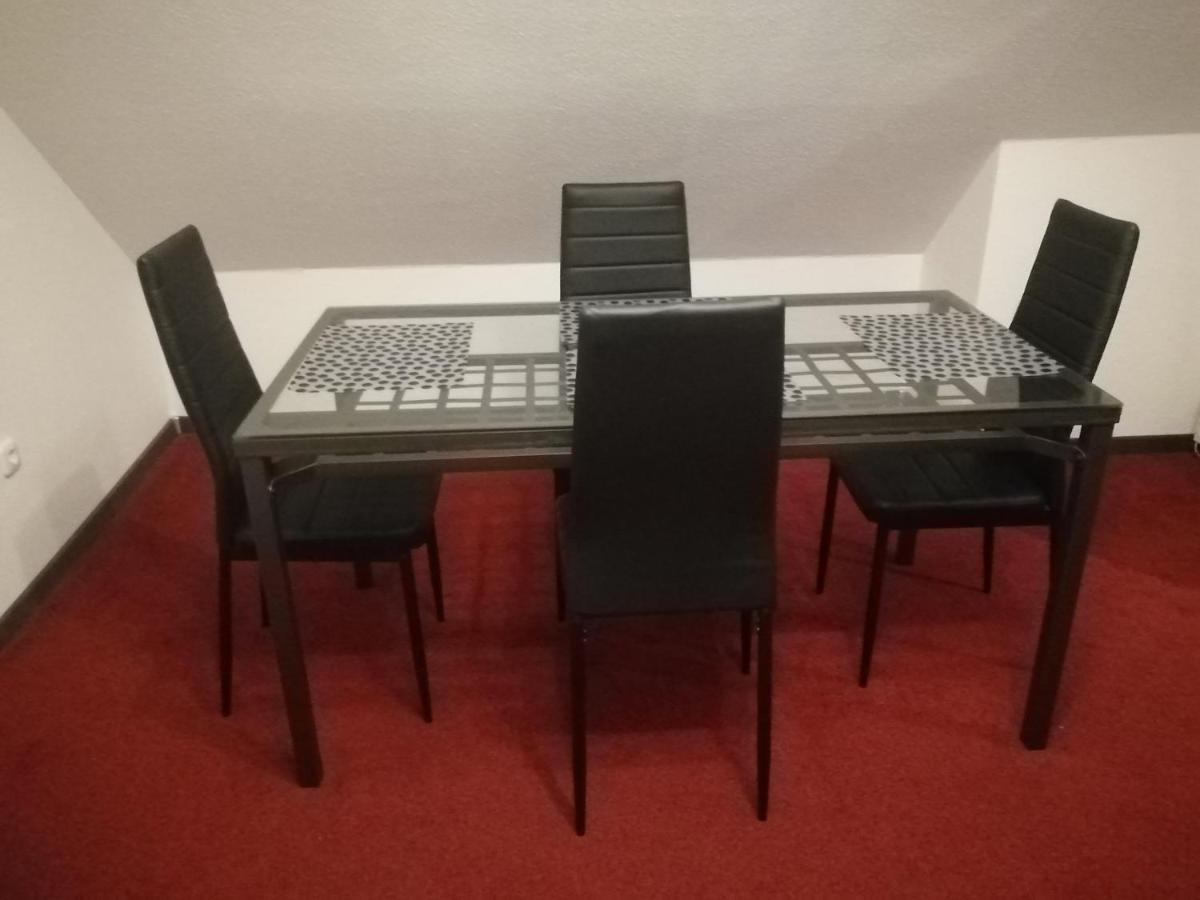 Ferienwohnung In Duesseldorf Hassel Экстерьер фото